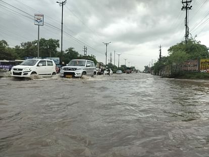 Indore: दस साल बाद जुलाई मेें 18 इंच से ज्यादा बारिश,2013 में हुई थी 22 इंच बारिश More than 18 inches of rain in July after ten years, in 2013 there was 22 inches of rain