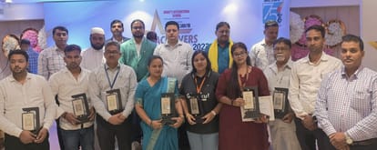 DM gave Achievers Award to meritorious students who performed best in board exams