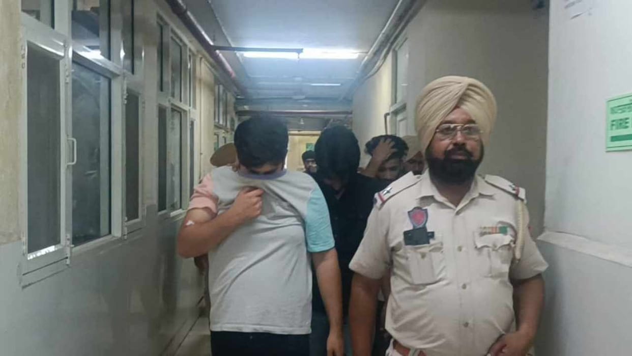 Fake call center busted in Mohali 13 people arrested