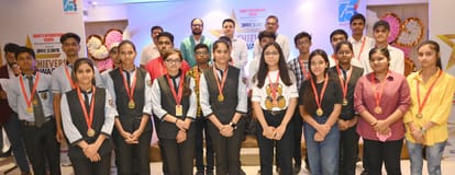 DM gave Achievers Award to meritorious students who performed best in board exams