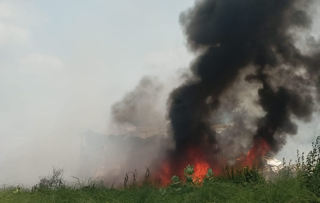 Unknown person burnt slums in Palwal Gurugram