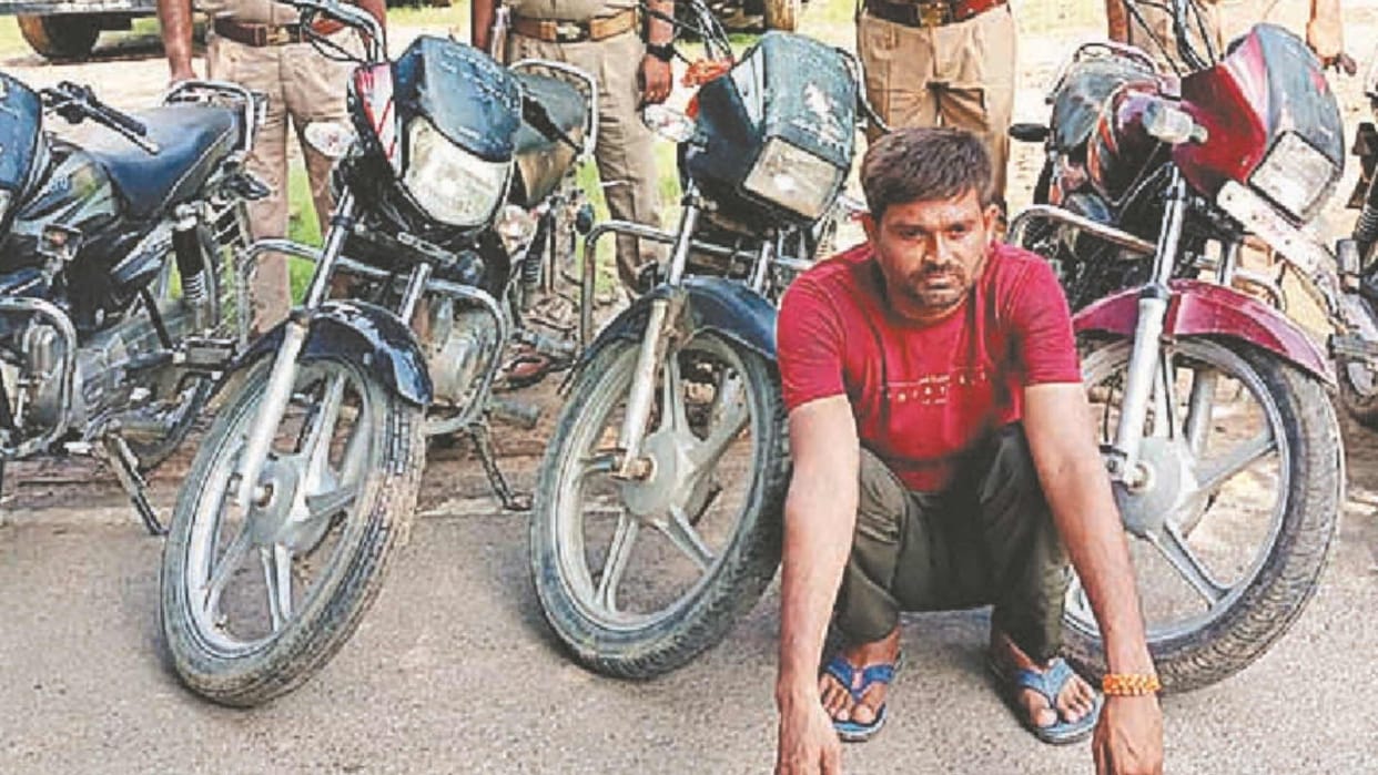 Bike stealing gang busted 13 bikes recovered by sikriganj police gorakhpur