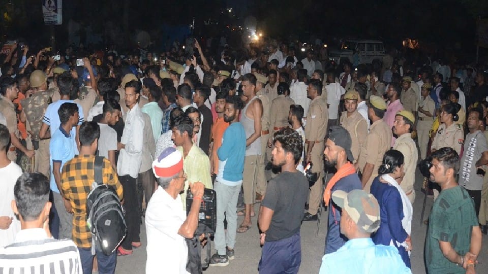 family members blocked the Nainital highway after girl death in bareilly