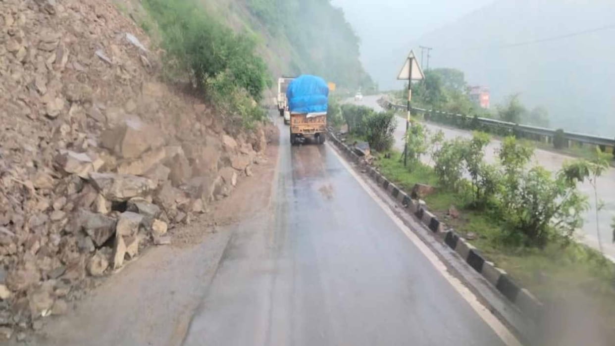 80 percent forelane restored from Parwanoo to Kumarhatti on both sides, Granfu Kaza road restored for four by