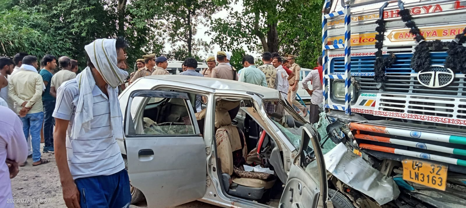 Fatehpur Road Accident, The car kept sliding up to 10 feet, causing confusion among the drivers