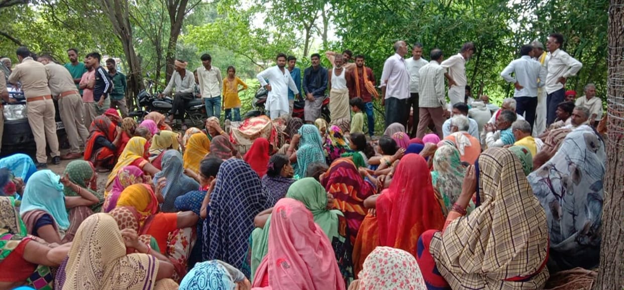 The old man who went to collect lotus gatta to offer on Shivling died by drowning in the pond