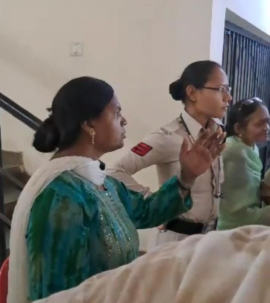 MP News People of Jain society got angry on Muslim woman indecent comment on Jain saint