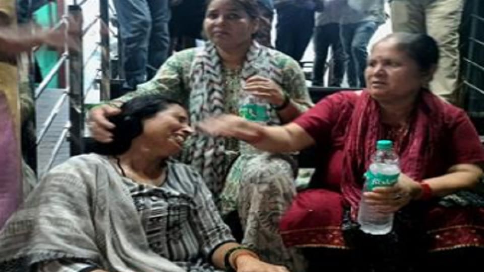 Woman dies Moradabad Vardan Nursing Home, family accuses doctors negligence
