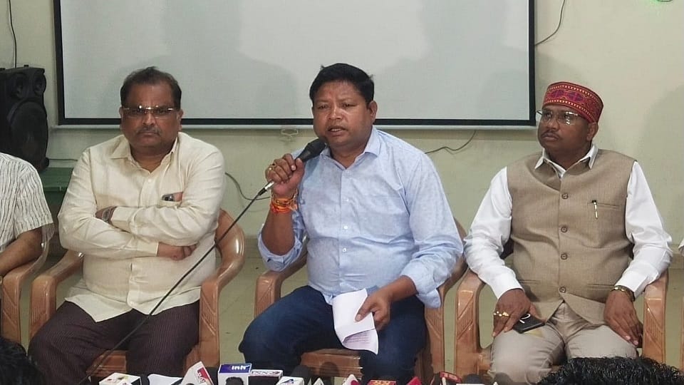 Former Forest Minister Mahesh Gagda said Gothan scam should be probed by CBI on lines of fodder scam