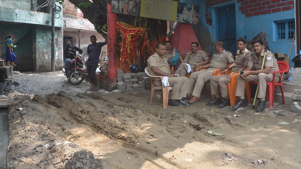 officers and leaders did not take the initiative to remove the rift between two groups in bareilly