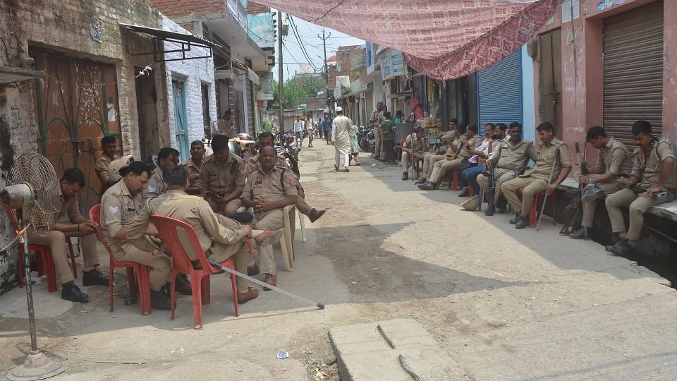 Situation like undeclared curfew in the chak mahmood after lathi charge