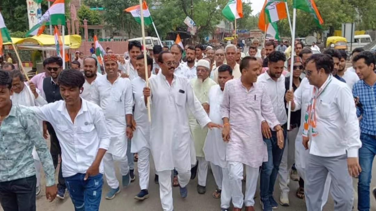 Rajgarh Crowd gathered in Congress Halla Bol demonstration undeclared power cut and increased bill