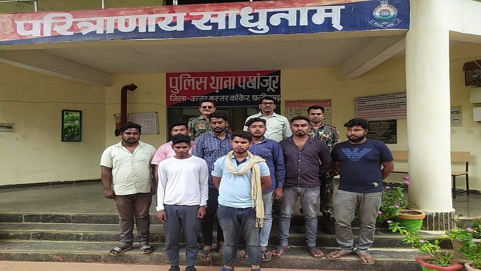 8 Bookies caught by police and 5 absconding
