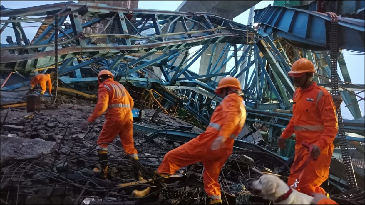 14 people died due to fall of girder launching machine in Thane district of Maharashtra