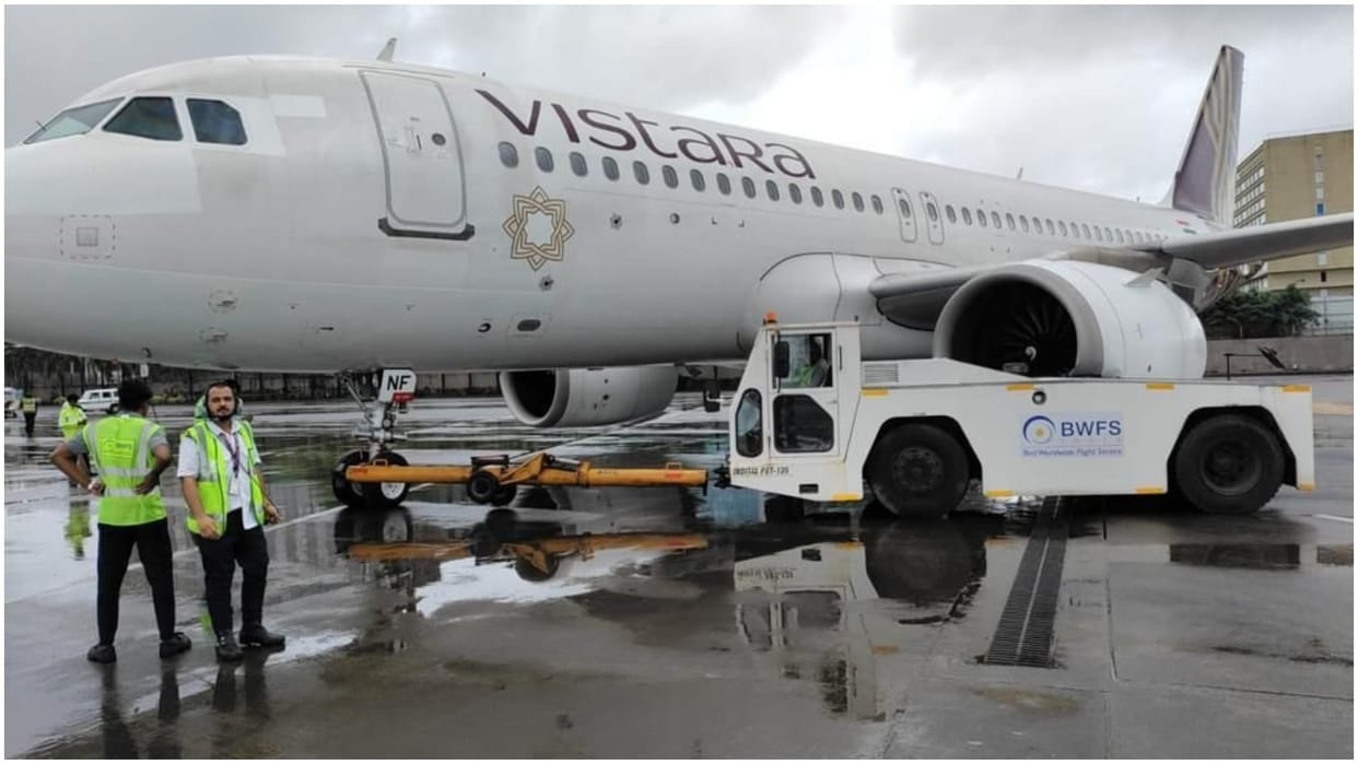 Vistara Crisis Flights Cancelled Today 160 Flights Delayed Know Reason News in Hindi