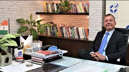 IIM INDORE: निदेशक के रूप में प्रो. हिमांशु राय का कार्यकाल पांच साल के लिए बढ़ा iim indore extended himanshu rai As director for five years