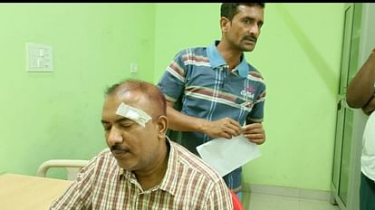 Bihar news : बिहार में अपराधी बेलगाम; सब रजिस्टार के कार्यालय में घुसकर अपराधियों ने किया जानलेवा हमला Bihar News : Criminals attacked by entering the sub registrar office in Begusarai, Bihar Police