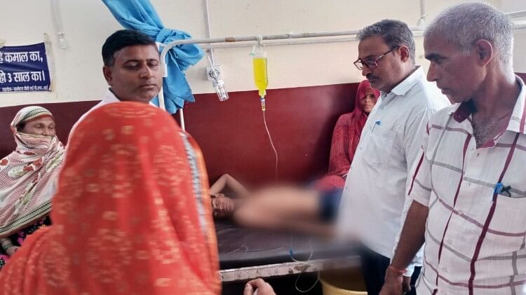 Bihar News: शिक्षक की पिटाई से छात्र गंभीर रूप से घायल, सिंहवाड़ा सीएचसी में भर्ती; BEO ने घटना से अनजान