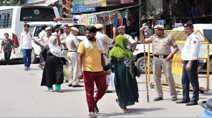 'रात में घुमना मना है': नूंह हिंसा पर दिल्ली पुलिस की एडवाइजरी, शरारती तत्वों को तुरंत हिरासत में लेने के आदेश Delhi Police issued advisory and ordered policemen to remain alert After Nuh violence