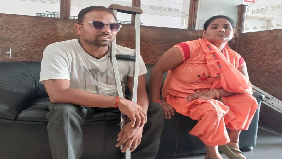 ADA workers uprooted hollow of disabled couple In Agra he wandering from office to office to set up his shop