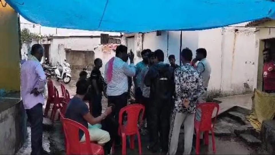 Husband commits suicide after killing his wife in Korba