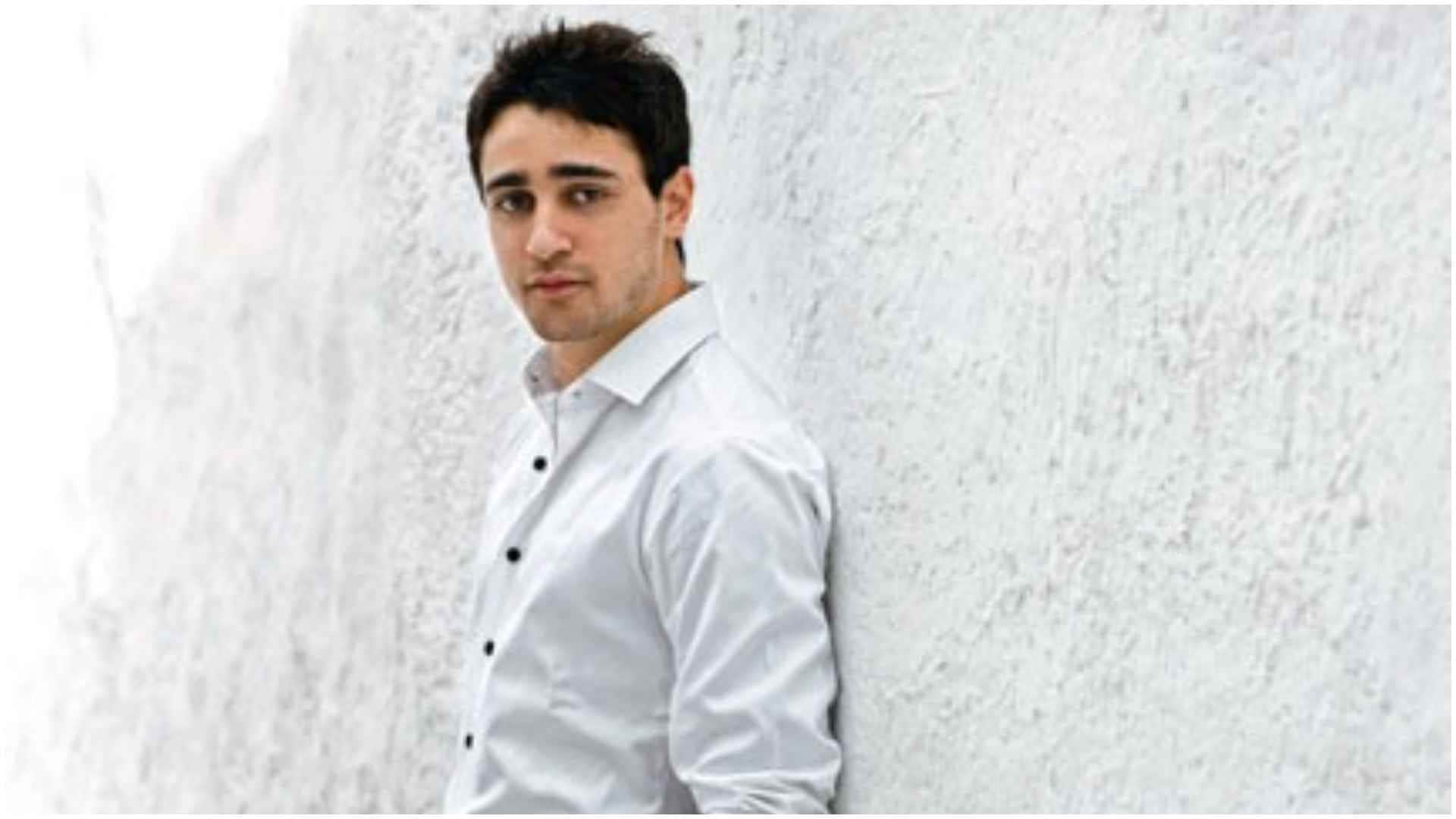 Imran Khan hints at his comeback in films promises fans he will make it happen after 1M likes