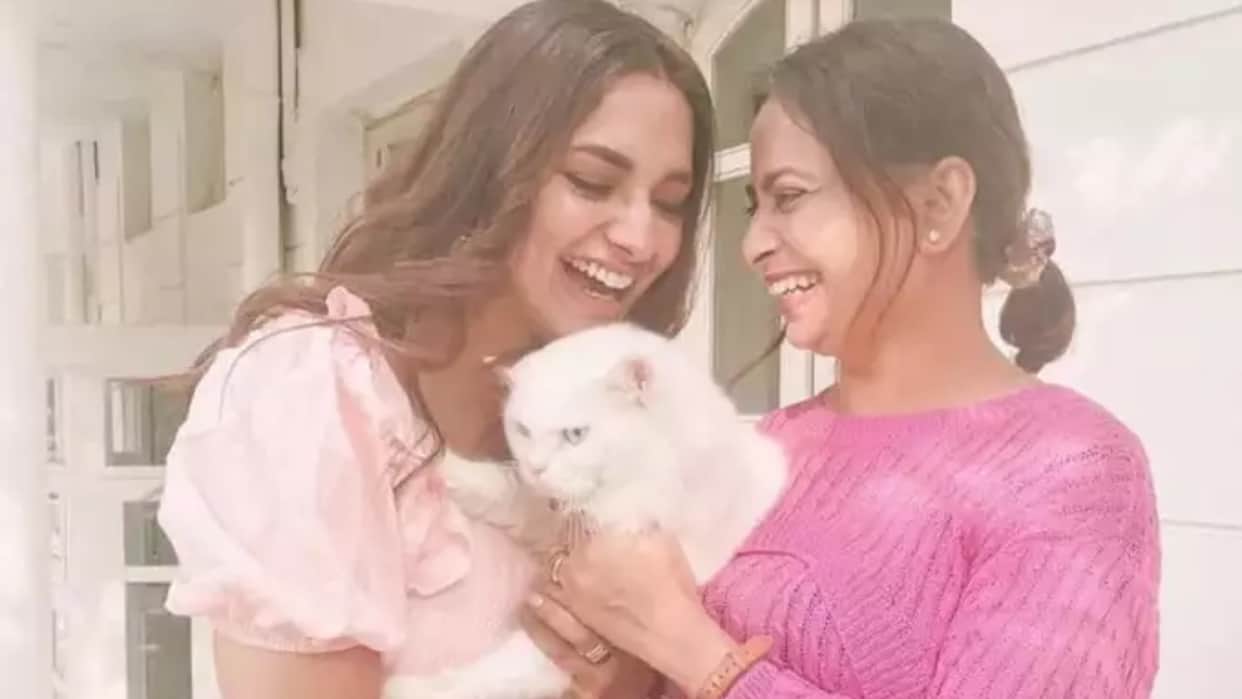 Bigg Boss OTT 2 Jiya shankar mother surekha reveals abut actress father separation when she was 13