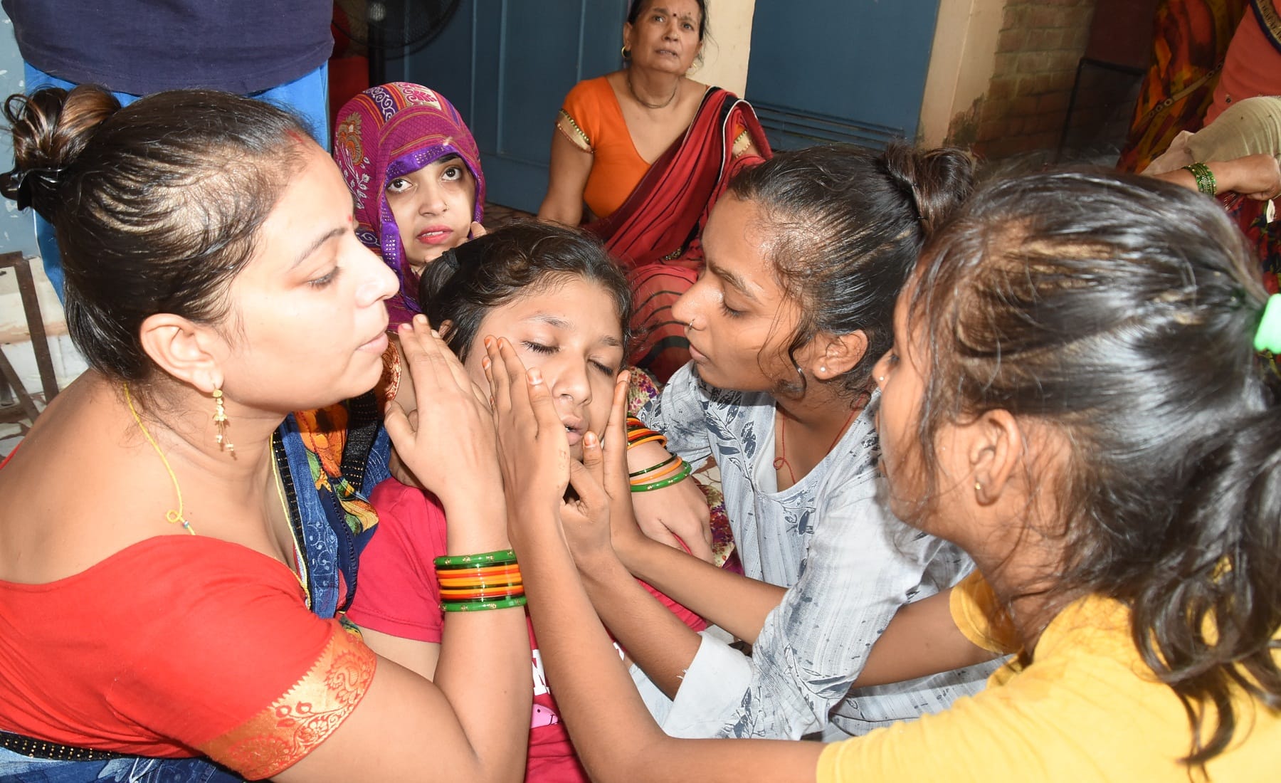 kanpur school massacre, Father broke down as soon as he lit the fire to his only son, Crying bad condition of