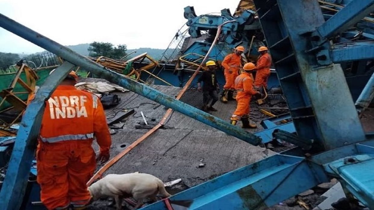 Girder accident in Mumbai: Girder accident in Mumbai: Five people of Ballia died, wave of mourning, total 20 p