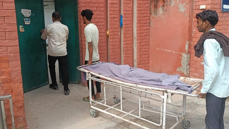 Four year old child dies due to electrocution while taking bath in Fatehabad