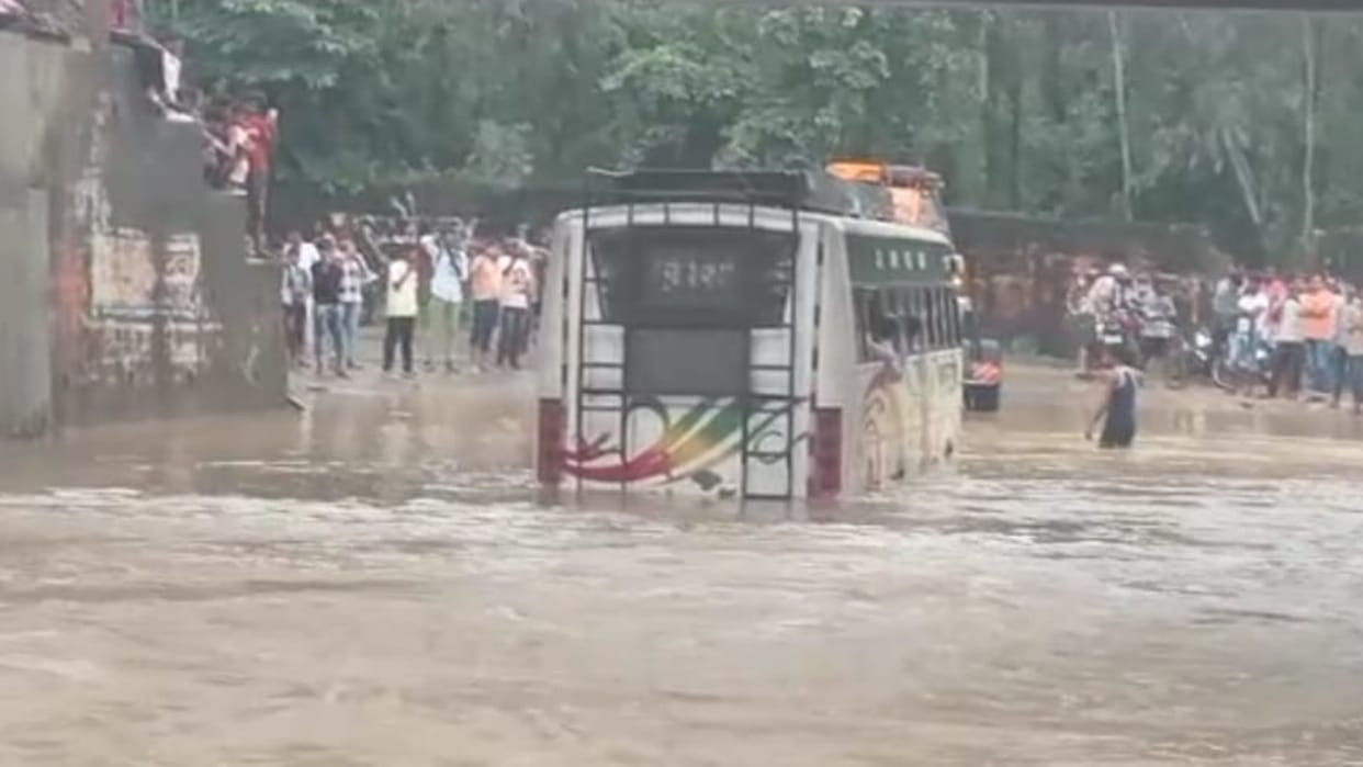 Rain In Shahdol Due to incessant rains river drains are in spate many roads blocked