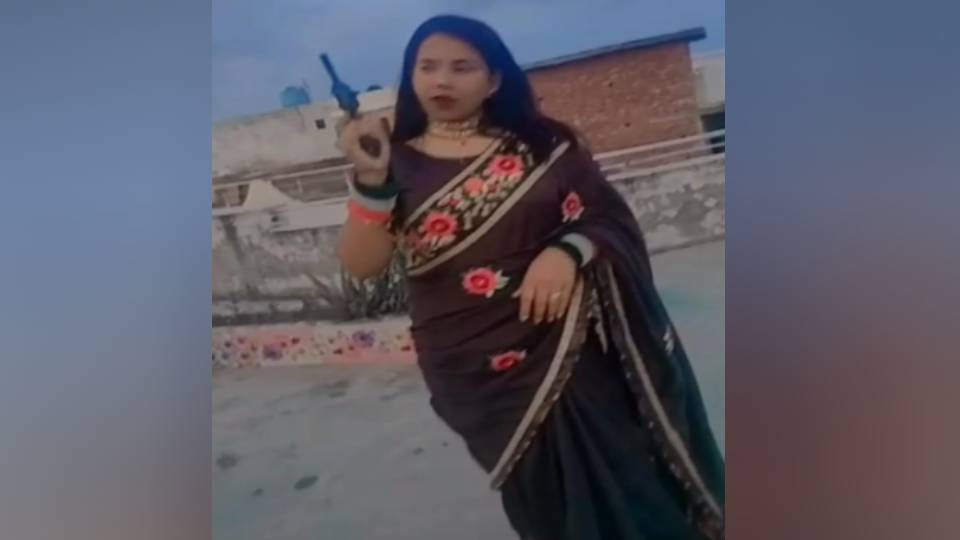 Police looking for woman who made reel on film song with revolver in her hand in Agra