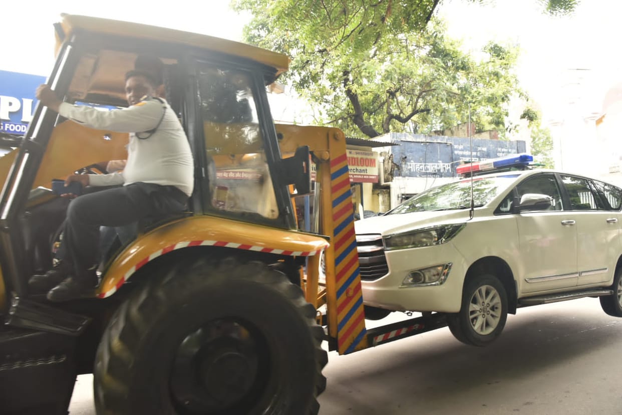 Traffic police picked up minister Jaiveer Singh's car