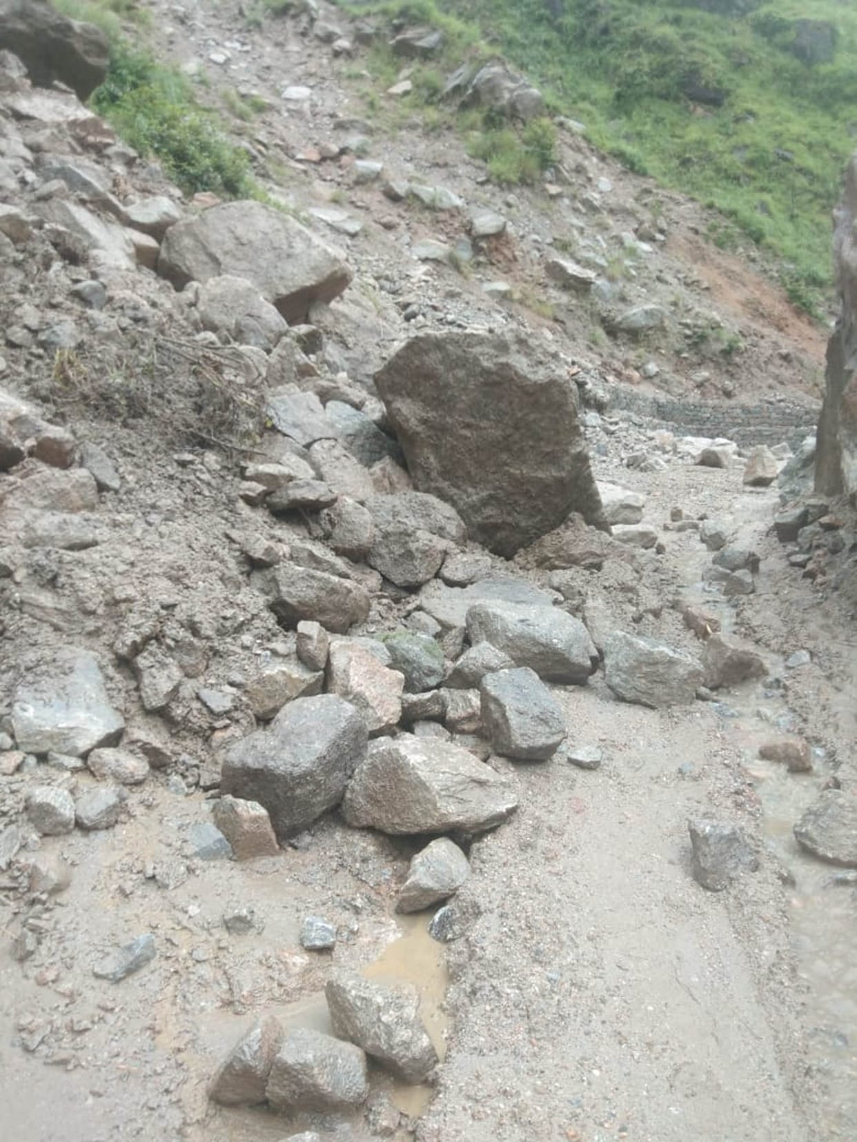 Uttarakhand Weather News Machine operator dies after being hit by stones