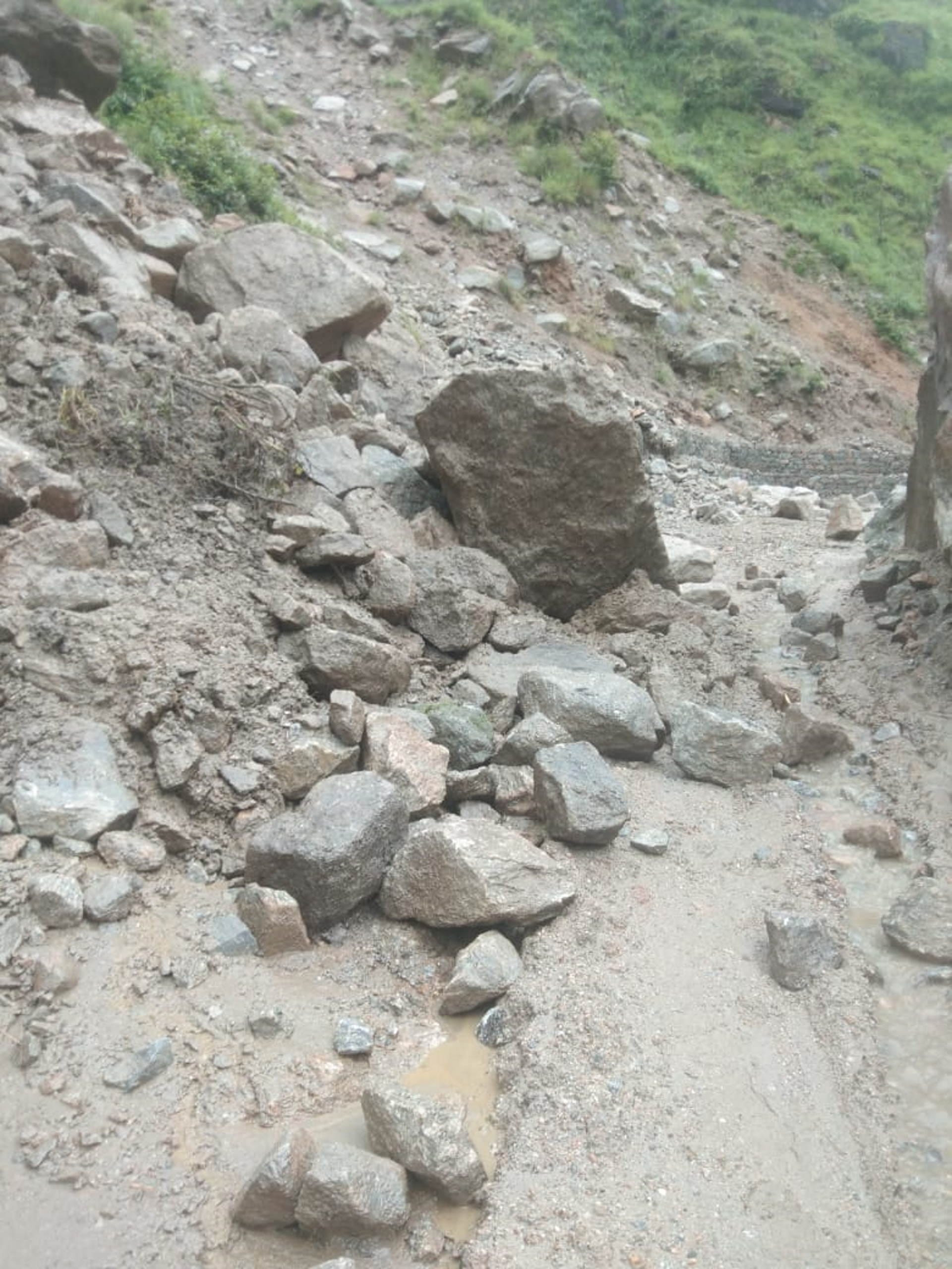 Uttarakhand Weather News today Rishikesh Badrinath highway affected in Camera due to rains passenger read more