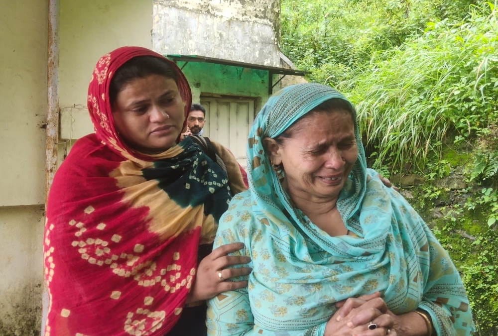 Uttarakhand Nainital News Girl dead body found in hotel room Parents Revealed Big Secret
