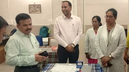 Indore: पहले दिन से एक्शन में संभागायुक्त, एमवायएच के बाद अब एमटीएच के डाक्टरों पर कार्यवाही के निर्देश commissioner Mal singh Bhaydiya action hospital my mth