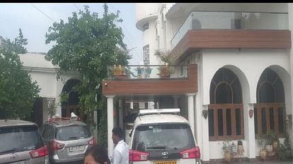 Haryana: तीन खनन कारोबारियाें के घर पर ईडी की रेड, टीम खंगाल रही दस्तावेज, परिवार नहीं दे रहा जानकारी Congress leader Surendra Malik and Vedpal Tanwar house ED Raid in Hisar