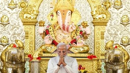 'भगवान का अपमान': प्रधानमंत्री मोदी की इस तस्वीर पर क्यों हाय-तौबा कर रहा विपक्ष, जानिए सच्चाई pm narendra modi image show turn back on lord ganesha pune temple fact check shows truth