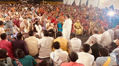 Bihar News: PK ने कहा- MA पास लड़का चपरासी नहीं बन पा रहा, लालू का बेटा 10वीं पास भी नहीं और उसको CM बनना है Prashant Kishore MA passed boy not becoming peon Lalu son is not even 10th pass he wants become CM