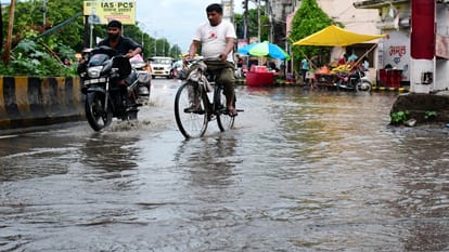 All the preparations of the Municipal Corporation were washed away in the torrential rains