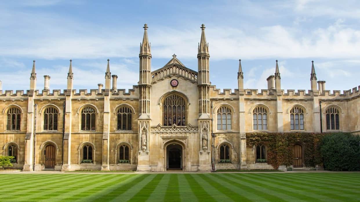 These Indian Prime Ministers has studied from this university, know what is its specialty