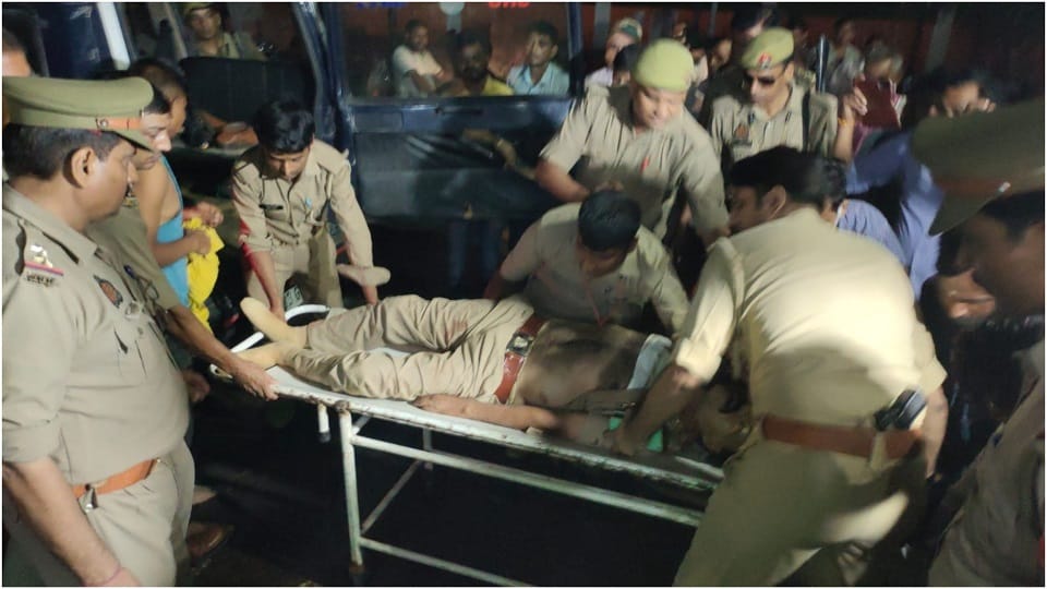 up police daroga sub inspector shot in Firozabad