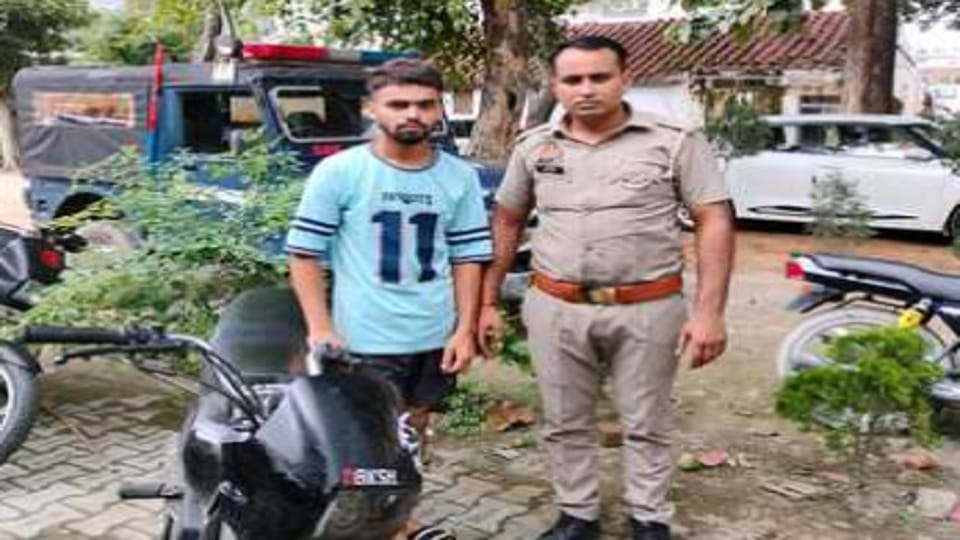 Police arrested stuntman in Gajraula, riding bike with one hand