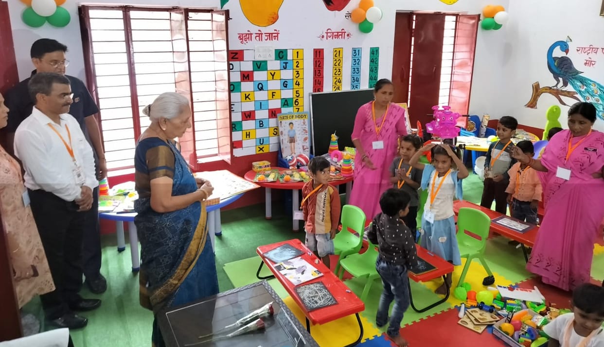 Governor Anandiben Patel visits Hamirpur, kits distributed to children at Anganwadi centers