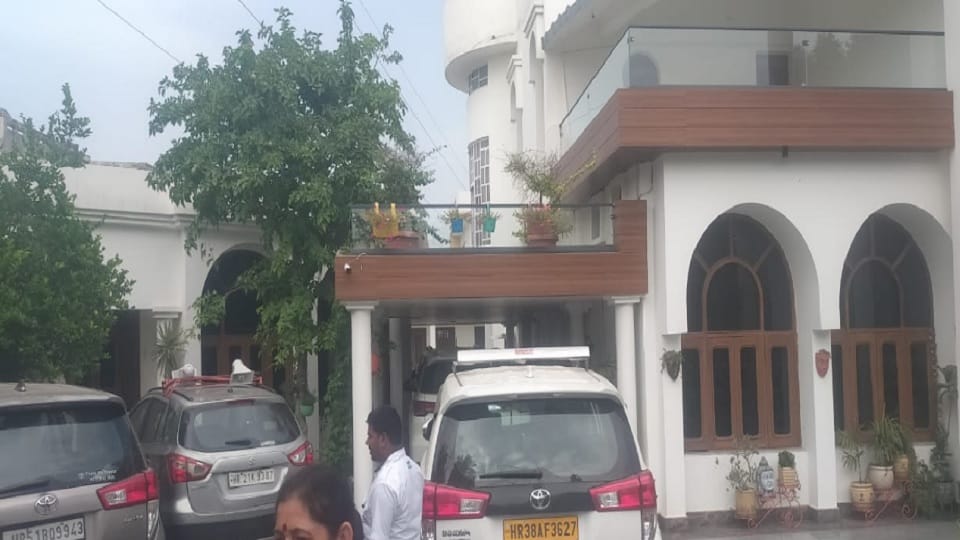 Congress leader Surendra Malik and Vedpal Tanwar house ED Raid in Hisar