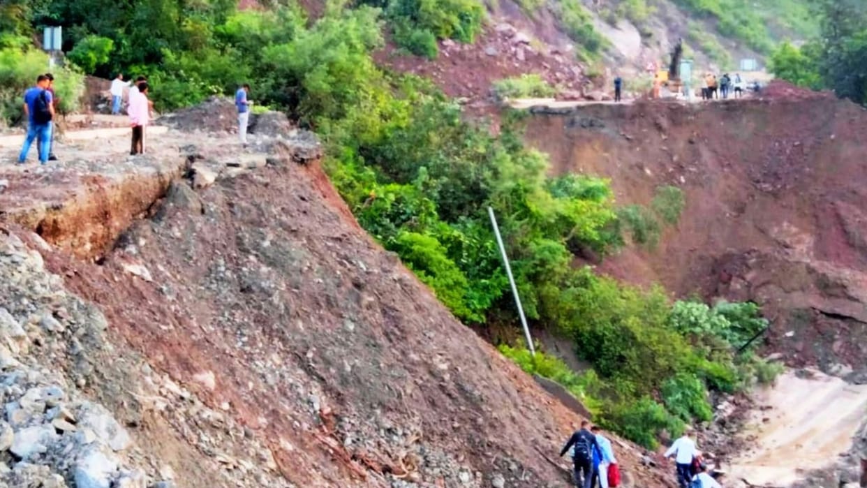 kalka shimla national highway closed 748 crore spent on Parwanoo-Solan four-laning