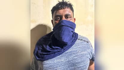 Smuggler arrested with pistol and heroin near Sokhiwal village of Amritsar