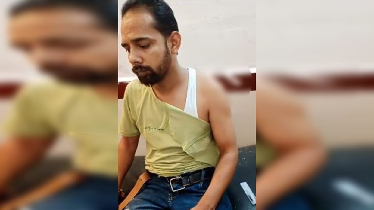 Rajgarh Crime A young man was attacked with knife on his shoulder over minor issue