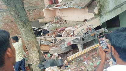 truck crossed two-storey house Breaking three walls people were shocked to see scene